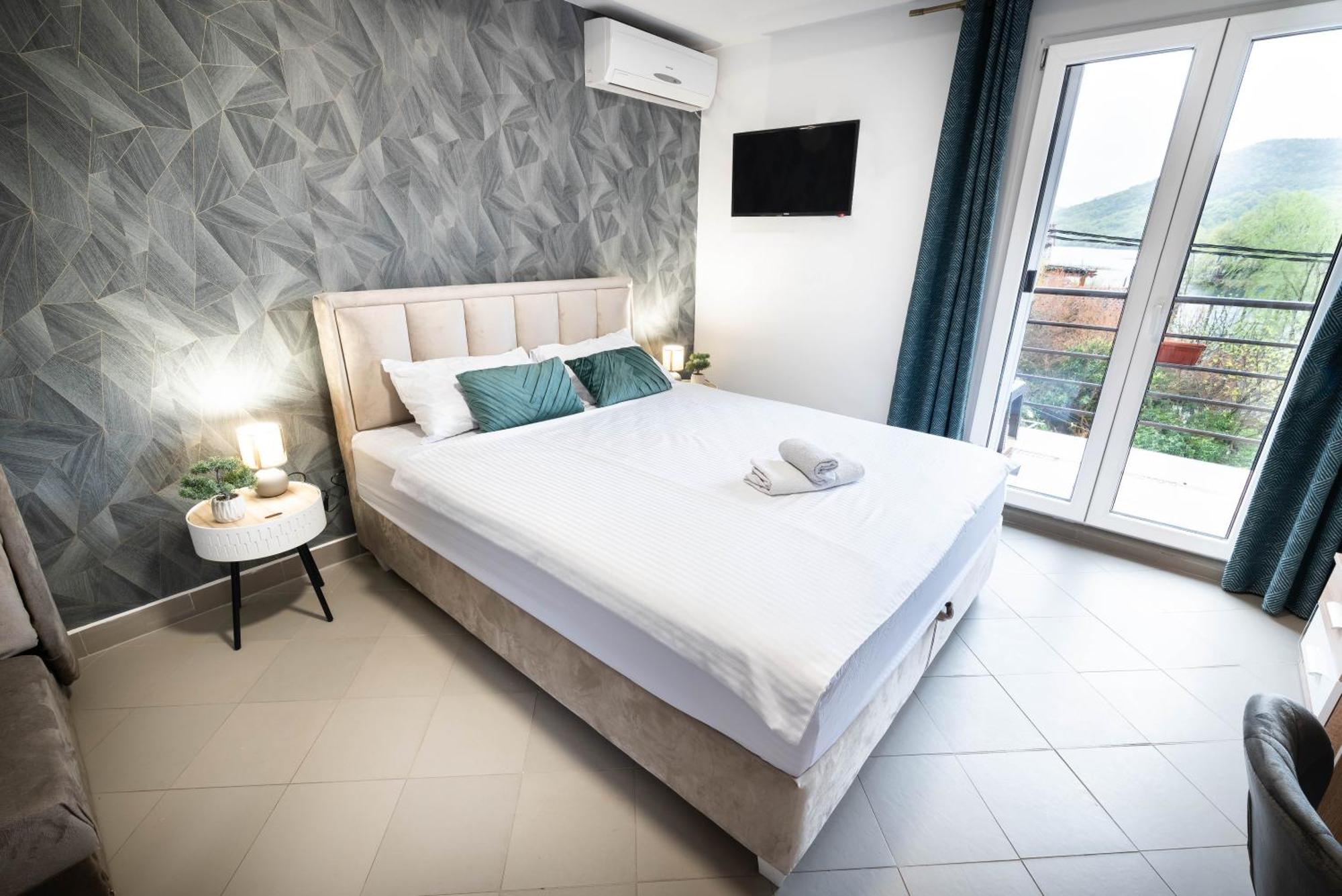 Studio Apartment Cudo Nevidjeno Karuc Exterior photo